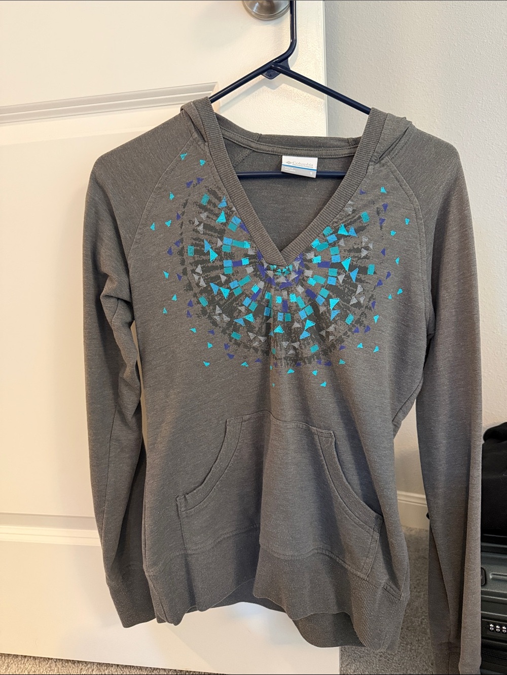 Columbia Gray Hooded Pullover with Blue and Teal Mosaic